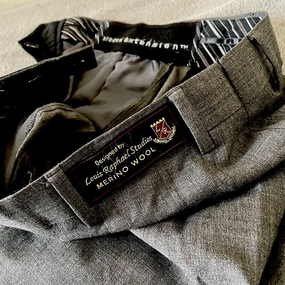 Men’s Louis Raphael Wool pleated dress pants - Picture 3 of 4